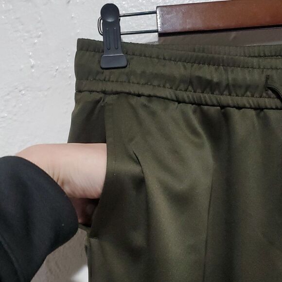 Banana Republic Fast Shine Jogger in Mistletoe Size XS - Picture 4 of 14